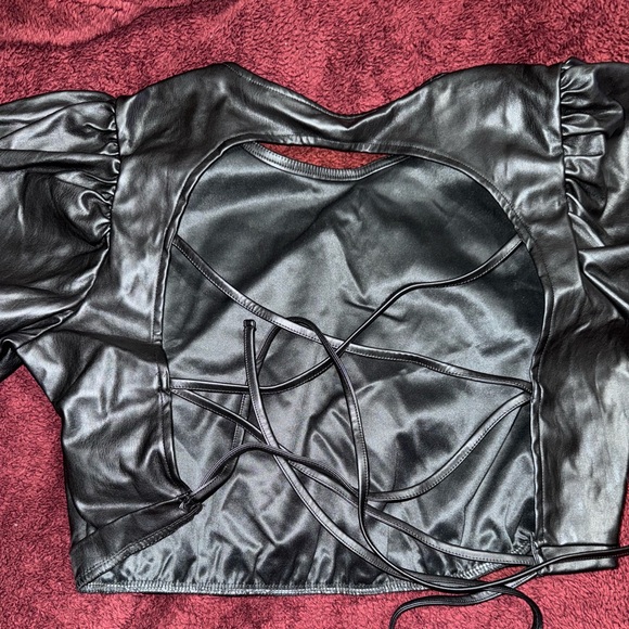 Women H&M crop faux leather top - Picture 2 of 3